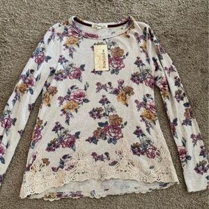 Women’s light weight floral sweater size small
